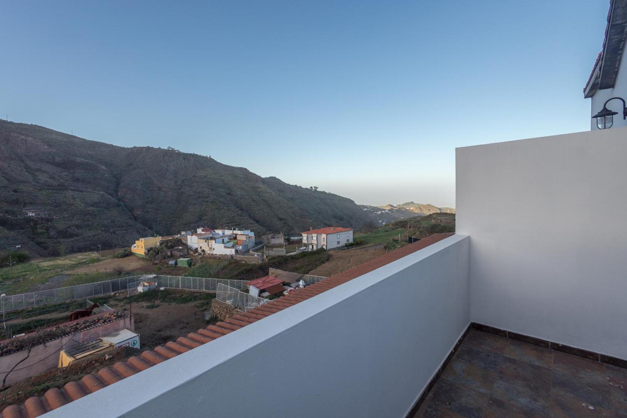 Balcon De La Mina Suites - Aircon And Terrace With Views Vega de San Mateo Luaran gambar